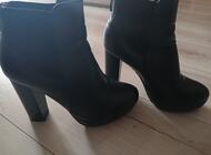 Grajewo ogłoszenia: Sprzedam tanio botki na obcasie w kolorze czarnym na stabilnym... - zdjęcie